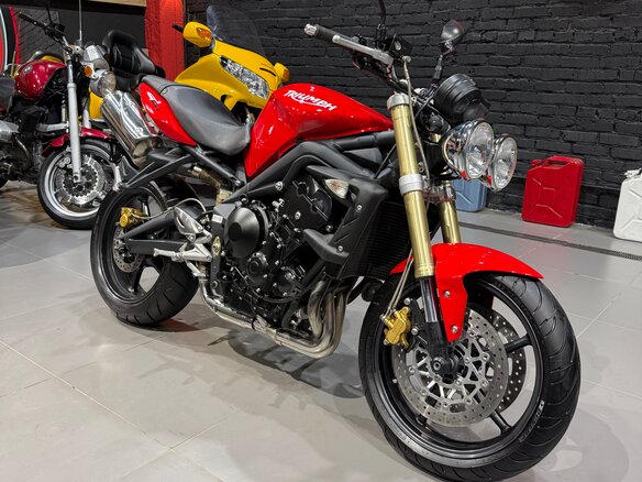 2010 Triumph Street Triple, красный, 465000 рублей - вид 1
