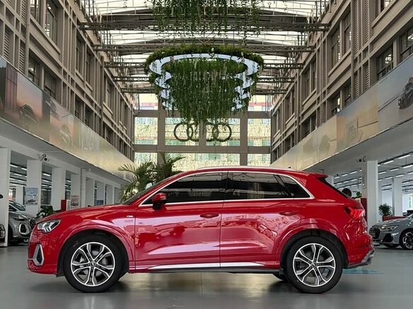 2023 Audi Q3 35 TFSI II (F3), красный, 2140000 рублей - вид 2