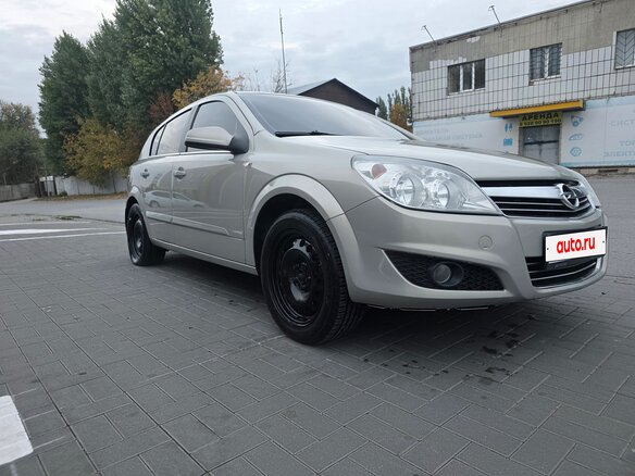 2008 Opel Astra H Рестайлинг, бежевый, 650000 рублей - вид 2
