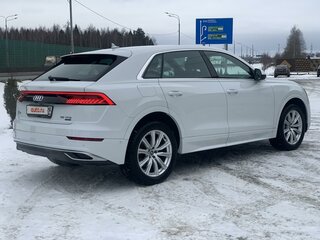 2019 Audi Q8 55 TFSI I (4M), белый, 6900000 рублей, вид 3