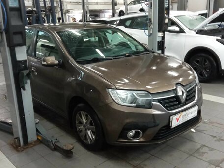 2018 Renault Sandero II Рестайлинг, коричневый, 680000 рублей, вид 2