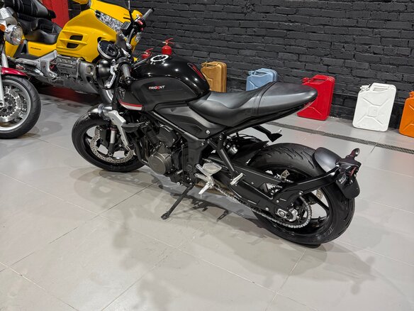 2022 Triumph Trident 660, чёрный, 745000 рублей - вид 8