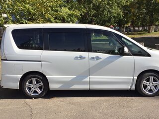 2012 Nissan Serena IV (C26), белый, 1600000 рублей, вид 2