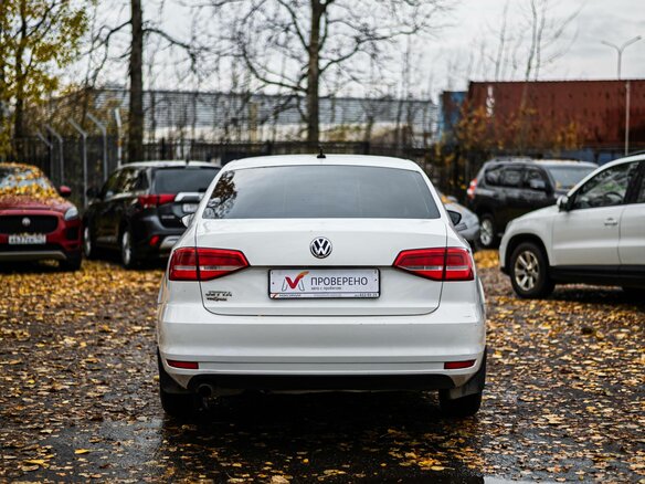 2015 Volkswagen Jetta VI Рестайлинг, белый, 590000 рублей - вид 3
