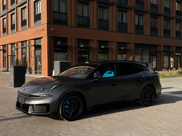 2026 Lynk & Co 07 GT I Рестайлинг, серебристый, 5650000 рублей - вид 2