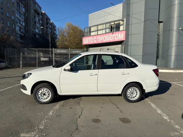 2026 Lada (ВАЗ) Granta I Рестайлинг, белый, 987000 рублей - вид 9