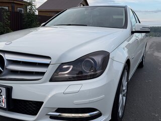 2011 Mercedes-Benz C-Класс 200 III (W204) Рестайлинг, белый, 1400000 рублей, вид 4
