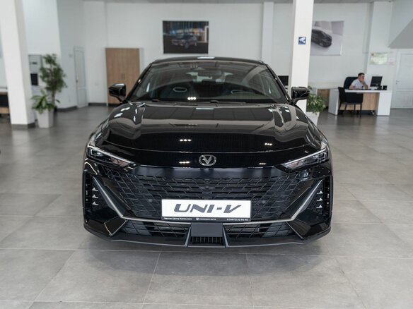2024 Changan UNI-V I, чёрный, 2600000 рублей