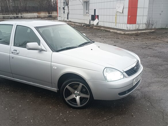 2010 Lada (ВАЗ) Priora Premier I, серебристый, 310000 рублей