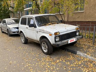 2002 Lada (ВАЗ) 2121 (4x4) I Рестайлинг, белый, 150000 рублей, вид 1