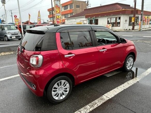 2017 Toyota Passo III, красный, 730000 рублей - вид 3
