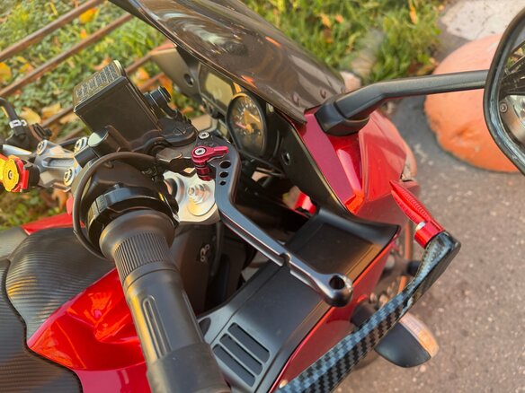 2012 Yamaha FZ1, красный, 570000 рублей - вид 8