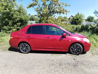2013 Nissan Tiida I Рестайлинг, красный, 960000 рублей, вид 3