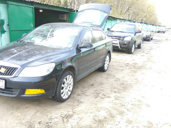 2013 Skoda Octavia II (A5) Рестайлинг, чёрный - вид 3