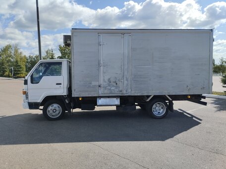 1993 Toyota Toyoace, белый, 860000 рублей, вид 4