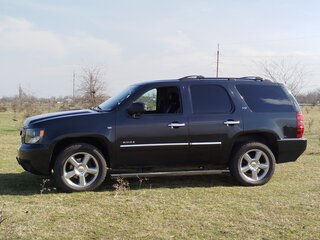2012 Chevrolet Tahoe 6AT III, чёрный, 1400000 рублей, вид 3