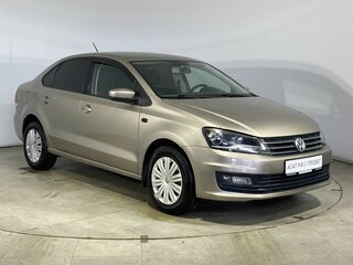 2017 Volkswagen Polo V Рестайлинг, бежевый, 850000 рублей, вид 4