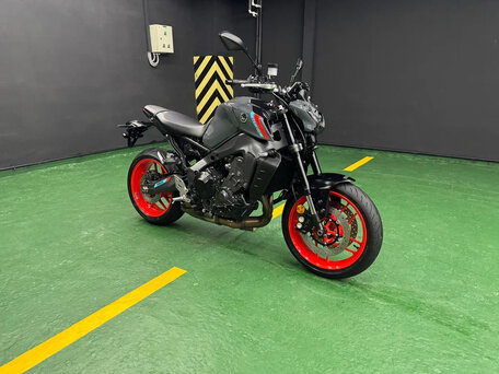 2021 Yamaha MT-09 (FZ-09), серый, 1150000 рублей, вид 3