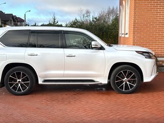 2019 Lexus LX 450d III Рестайлинг 2, белый, 7900000 рублей, вид 3