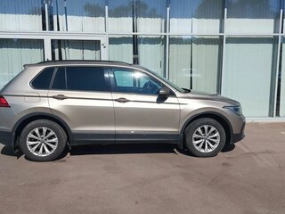 2021 Volkswagen Tiguan II Рестайлинг, коричневый, 2420000 рублей, вид 4
