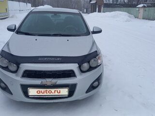 2013 Chevrolet Aveo II, серебристый, 675000 рублей, вид 1