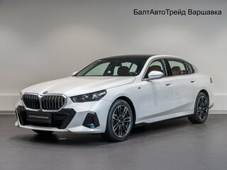 2025 BMW 5 серии Long 530Li xDrive VIII (G60/G61/G68), белый, 9790000 рублей, вид 1