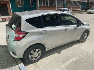 2018 Nissan Note II Рестайлинг, серебристый, 900000 рублей, вид 5