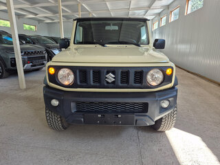 2022 Suzuki Jimny IV, бежевый, 2100000 рублей, вид 2
