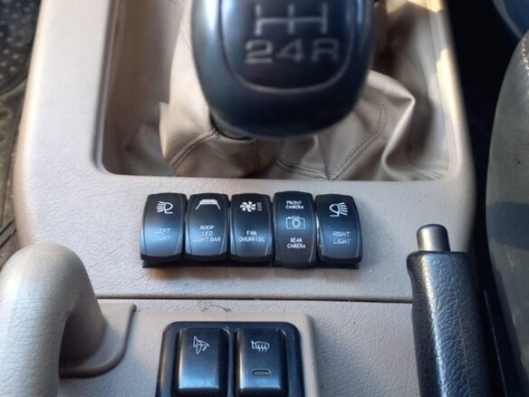 2000 Isuzu Bighorn II, чёрный, 1600000 рублей - вид 12