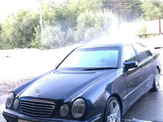 2000 Mercedes-Benz E-Класс 320 II (W210, S210) Рестайлинг, чёрный, 850000 рублей, вид 1