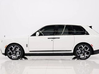 2025 Rolls-Royce Cullinan Black Badge I Рестайлинг (Series II), белый, 57833386 рублей, вид 5
