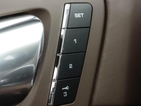 2013 Porsche Cayenne S Diesel II (958), чёрный, 4900000 рублей - вид 21