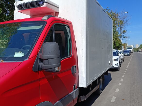2011 Iveco Daily, красный, 1100000 рублей - вид 24
