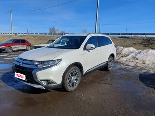 2016 Mitsubishi Outlander III Рестайлинг 2, белый, 2400000 рублей, вид 1
