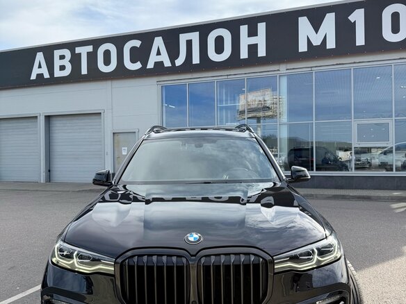 2020 BMW X7 40i I (G07), чёрный, 5250000 рублей - вид 1