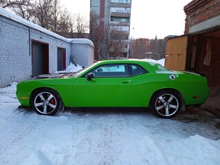 2011 Dodge Challenger SRT8 SRT-8 III Рестайлинг, зелёный, 3500000 рублей, вид 4