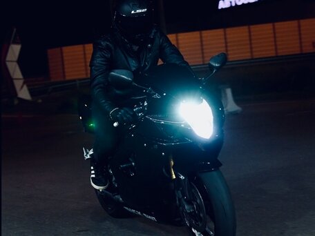 2004 Suzuki GSX-R 1000, чёрный, 450000 рублей, вид 2