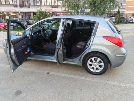 2011 Nissan Tiida I Рестайлинг, серый, 675000 рублей, вид 5