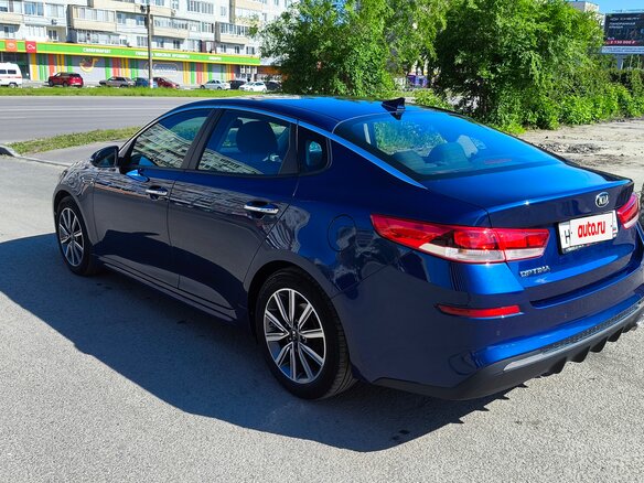 2019 Kia Optima IV Рестайлинг, синий, 1499000 рублей - вид 2