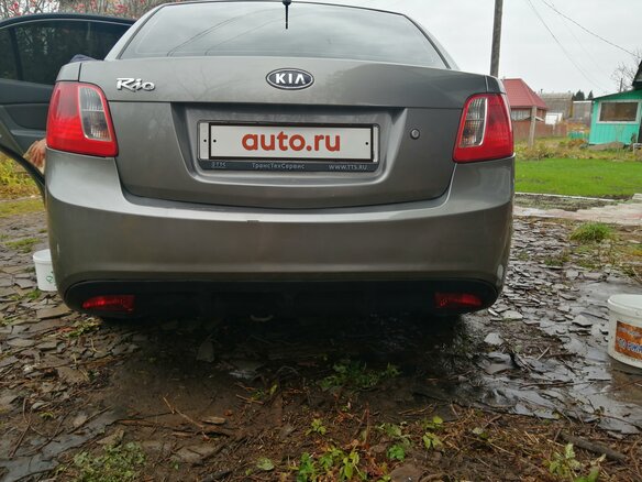 2010 Kia Rio II Рестайлинг, серебристый - вид 1