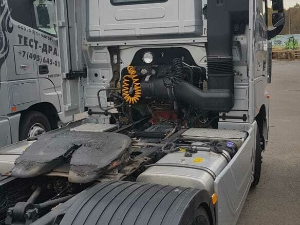 2017 Foton Auman EST A, серебристый - вид 2