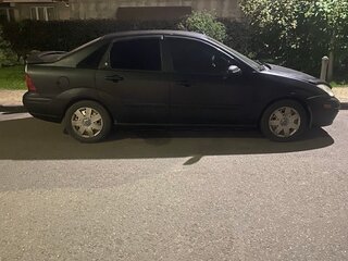 2000 Ford Focus I (North America), чёрный, 265000 рублей, вид 3