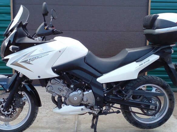 2010 Suzuki V-Strom DL 650, белый, 580000 рублей