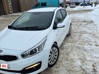 2016 Kia Ceed II Рестайлинг, белый, 1090000 рублей, вид 2