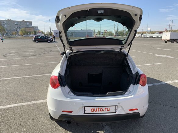 2012 Alfa Romeo Giulietta III, белый - вид 14