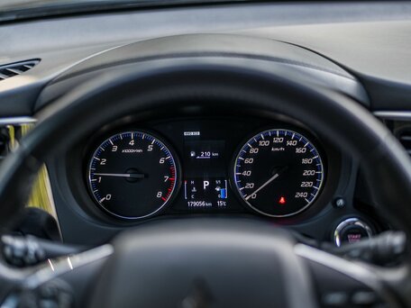 2017 Mitsubishi Outlander III Рестайлинг 2, чёрный, 1460000 рублей, вид 5