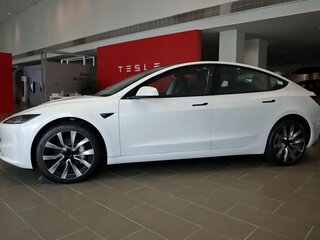 2025 Tesla Model 3 Long Range I Рестайлинг, белый, 8366500 рублей, вид 4
