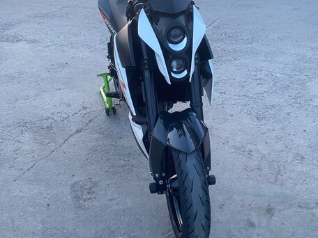 2011 KTM 690 Duke R, белый, 400000 рублей, вид 1