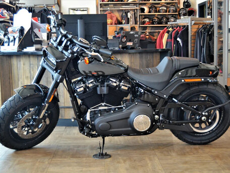 2024 Harley-Davidson Fat Bob, серый, 3100000 рублей, вид 4