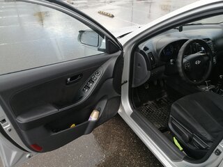 2009 Hyundai Elantra IV (HD), серебристый, 490000 рублей, вид 4